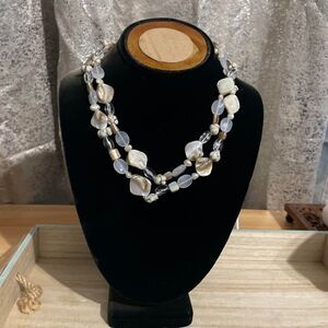 Vintage Women's Shell Necklace